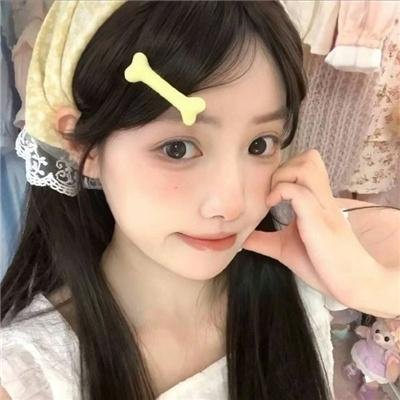 女服务员